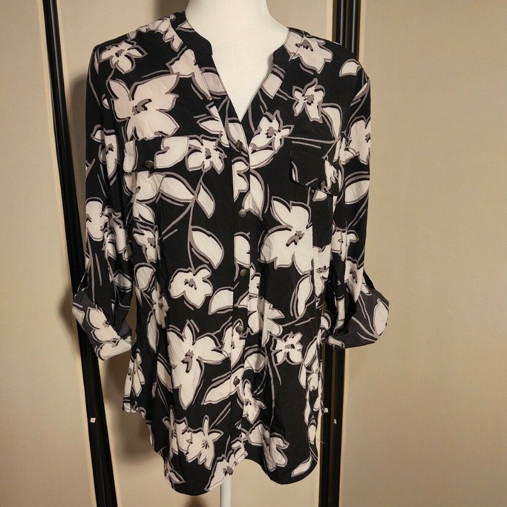 Laura Scott Black & White Floral Button Down Blouse - Sz. L